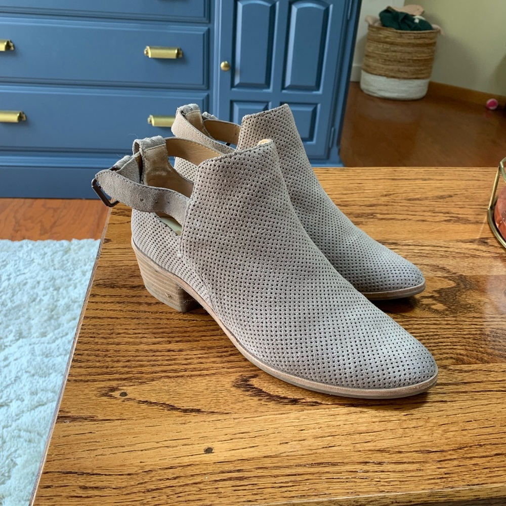 Buckle booties!